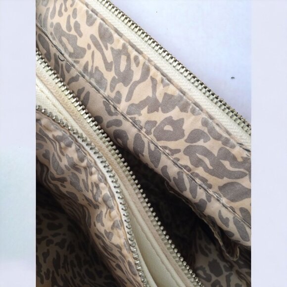 Guess 1981 White, Cream & Black Handbag / Shoulder Satchel / Purse With Adjustab - Picture 13 of 16